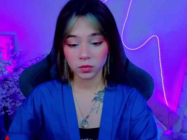 CoralineJones webcam