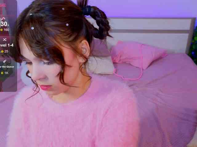 CoralineJones webcam