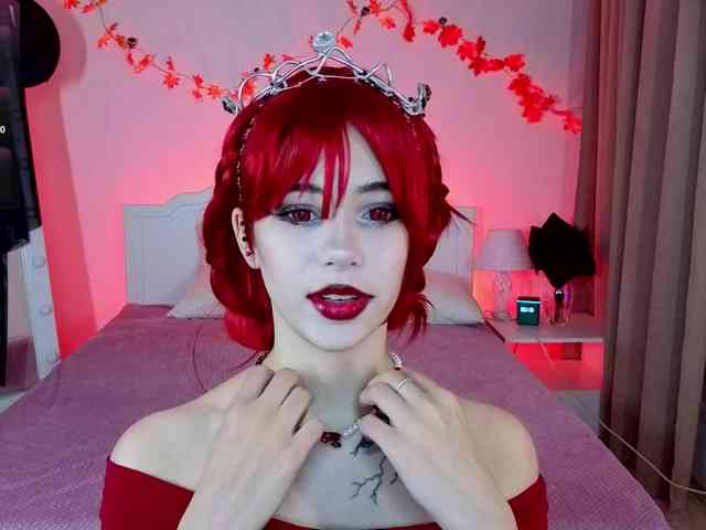 CoralineJones webcam