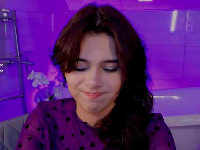 CoralineJones webcam