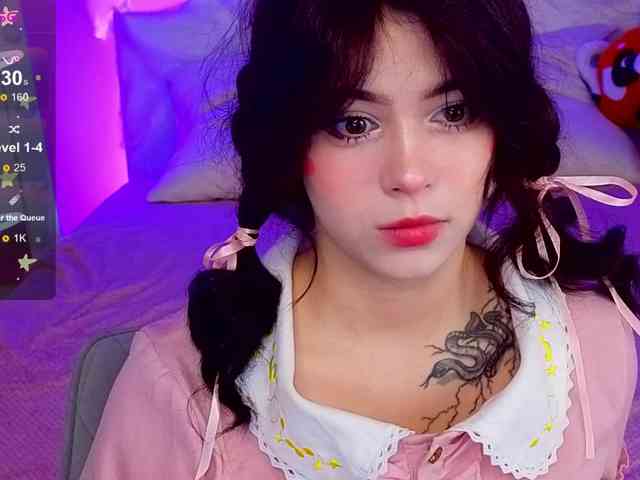 CoralineJones webcam