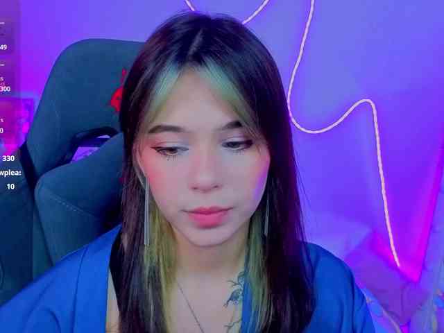 CoralineJones webcam