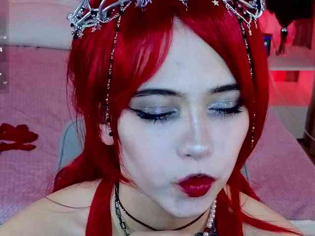 CoralineJones webcam