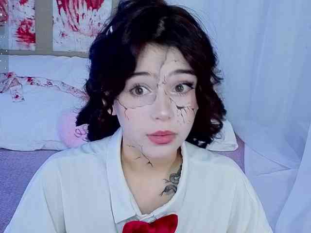 CoralineJones webcam