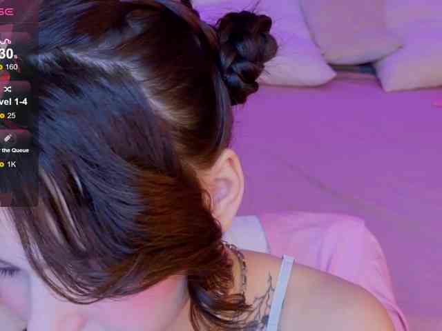 CoralineJones webcam
