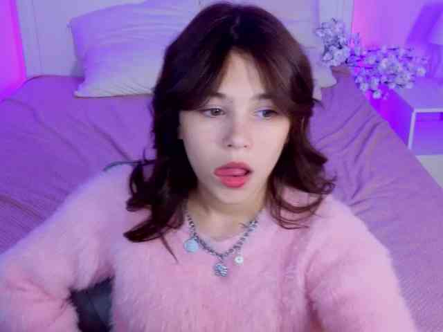 CoralineJones webcam