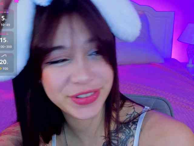 CoralineJones webcam