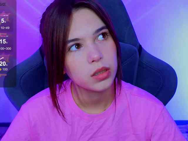 CoralineJones webcam