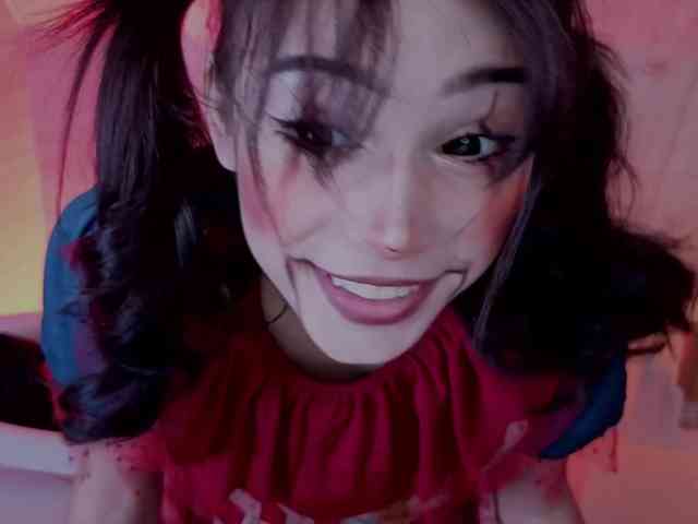 CoralineJones webcam