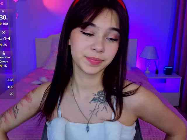 CoralineJones webcam