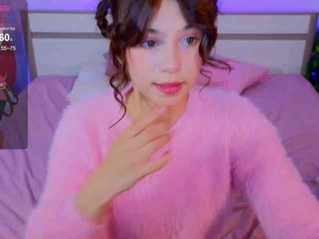 CoralineJones webcam
