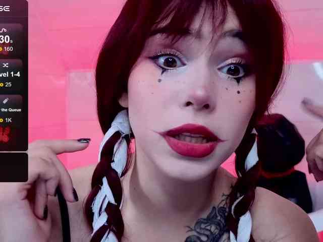 CoralineJones webcam