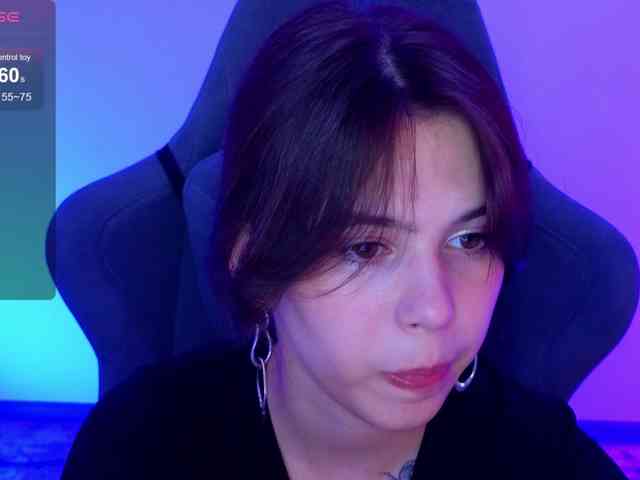 CoralineJones webcam