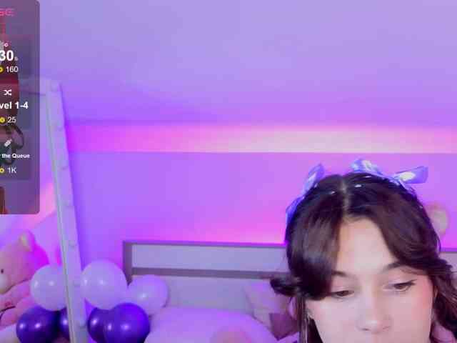 CoralineJones webcam