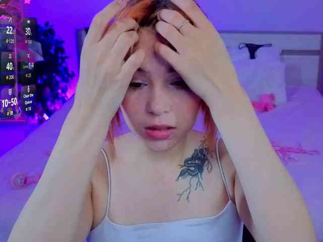 CoralineJones webcam