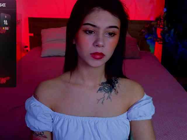 CoralineJones webcam