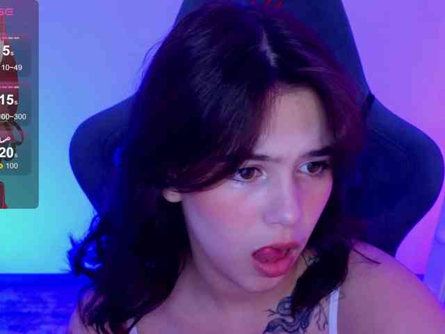 CoralineJones webcam