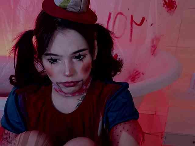 CoralineJones webcam