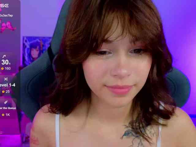 CoralineJones webcam
