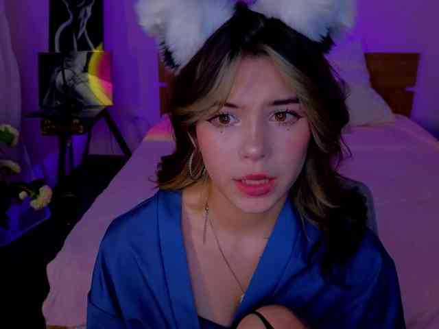 CoralineJones webcam