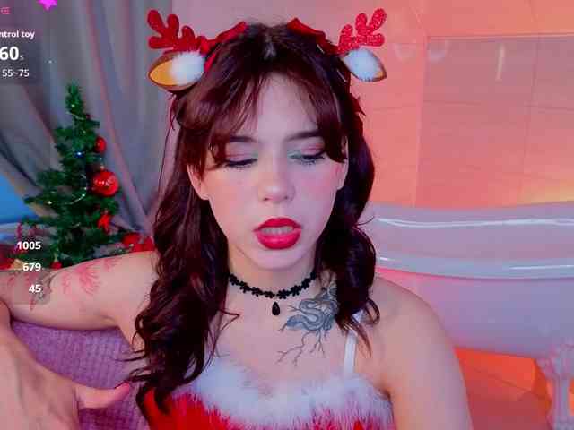 CoralineJones webcam