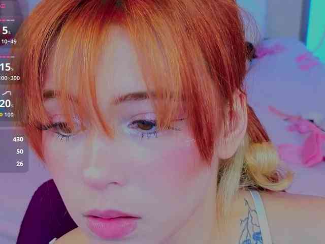 CoralineJones webcam