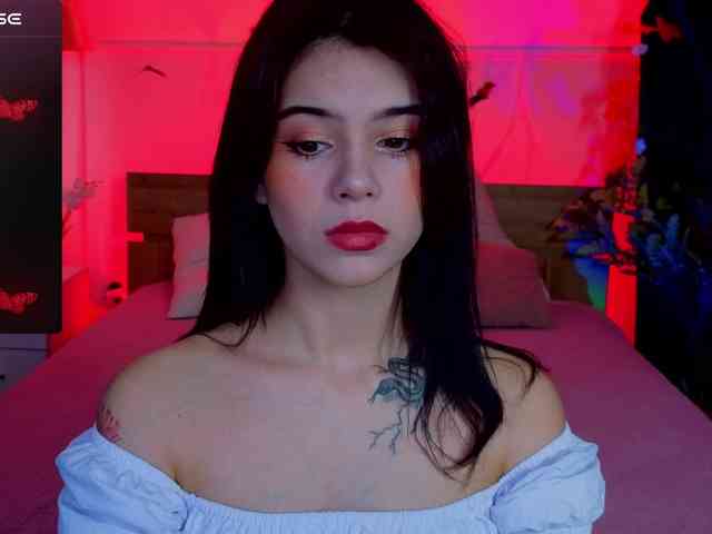 CoralineJones webcam