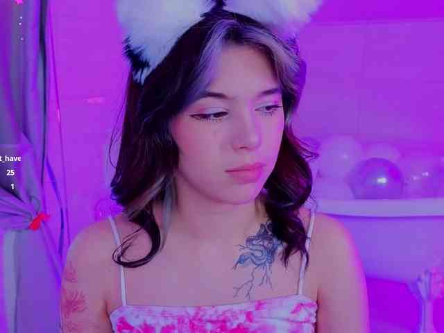 CoralineJones webcam