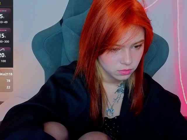 CoralineJones webcam