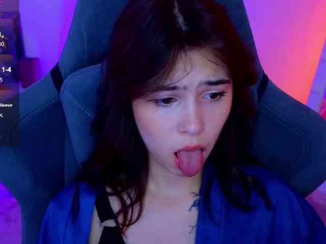CoralineJones webcam