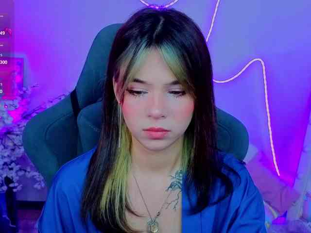 CoralineJones webcam