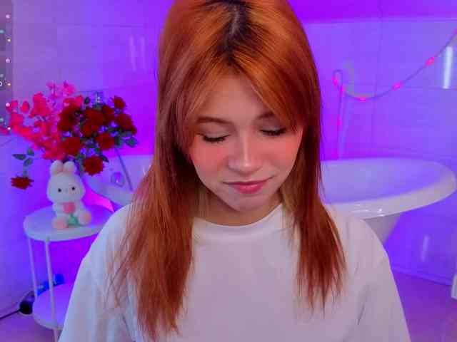 CoralineJones webcam