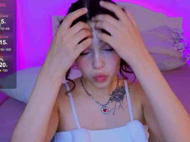 CoralineJones webcam