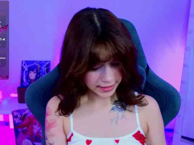 CoralineJones webcam