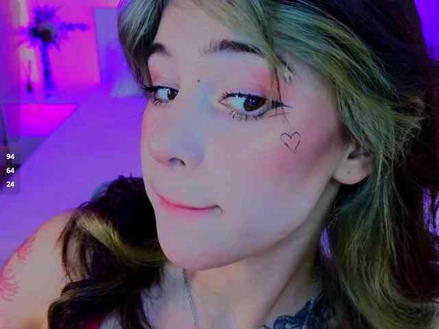 CoralineJones webcam