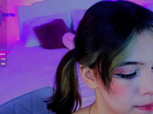 CoralineJones webcam