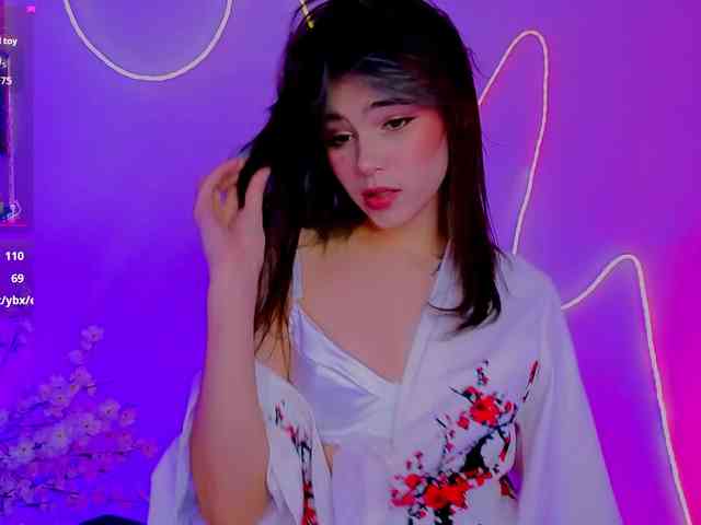 CoralineJones webcam