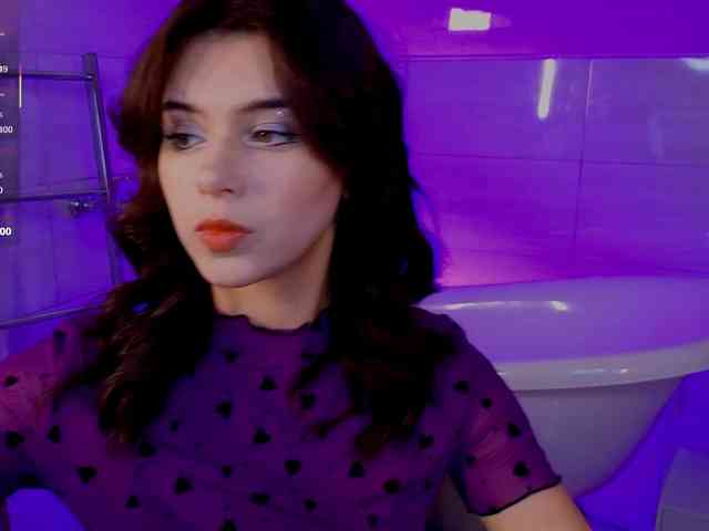 CoralineJones webcam