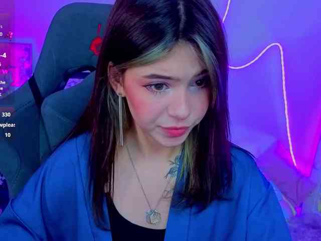 CoralineJones webcam