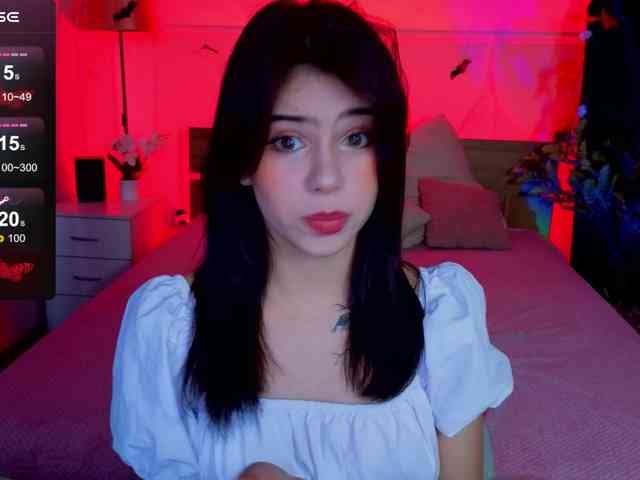 CoralineJones webcam