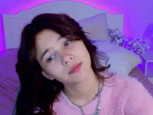 CoralineJones webcam