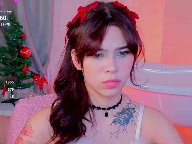 CoralineJones webcam