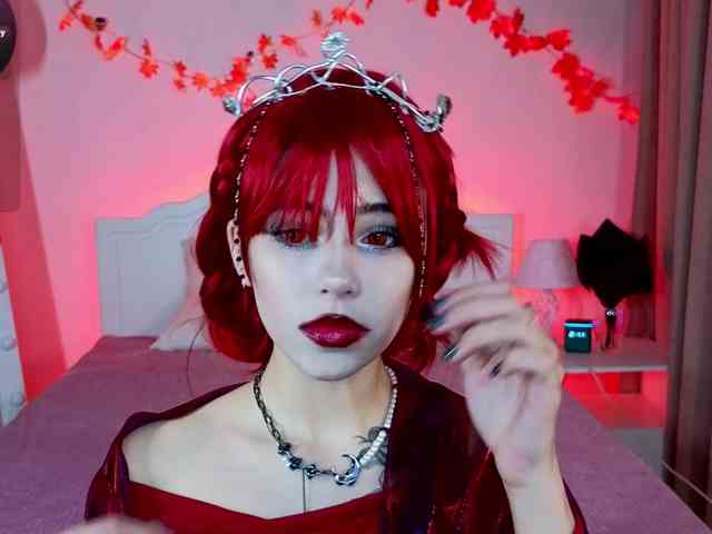 CoralineJones webcam