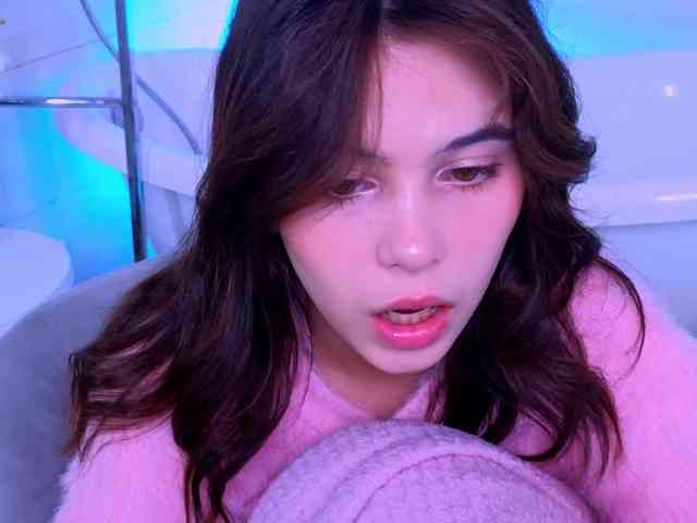 CoralineJones webcam