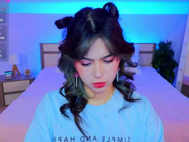 CoralineJones webcam