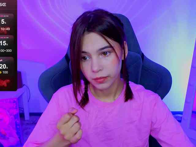 CoralineJones webcam