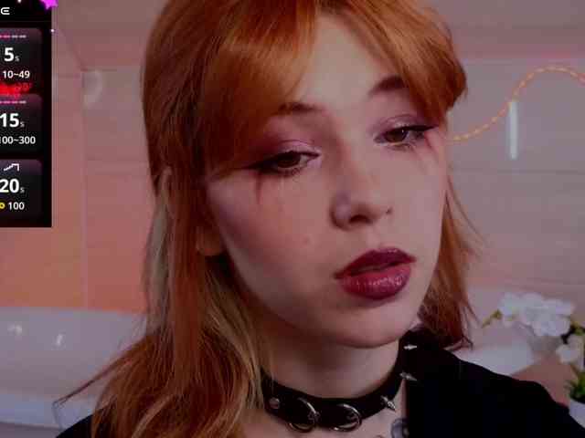 CoralineJones webcam