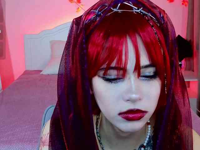 CoralineJones webcam