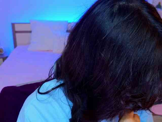 CoralineJones webcam