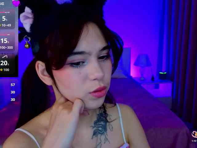 CoralineJones webcam